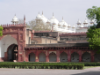 21 der Fort (alter Königspalast) von Agra, von welchem Shah Jahan den TajMahal und somit seine gestorbene Geliebte sehen konnte 
