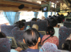 14_der VIP-Bus in Laos gibt's tatsächlich, aber die grossen bequemen Sitze werden dann einfach mit 3 statt 2 Personen gefüllt und wer zu spät kommt, sitzt im Gang auf einem Plastikhocker