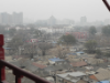 01 Peking: weitläufig, versmogt, kleine Gassen und riesige Strassen (Sicht vom Drum-Tower auf die Altstadt)