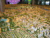 13 Shanghai-Miniature und doch riesig: das Modell im Hightech-Ausstellungszentrum für Stadtentwicklung (wird sogar mit Häuser-Beleuchtungen animiert :-))) ...